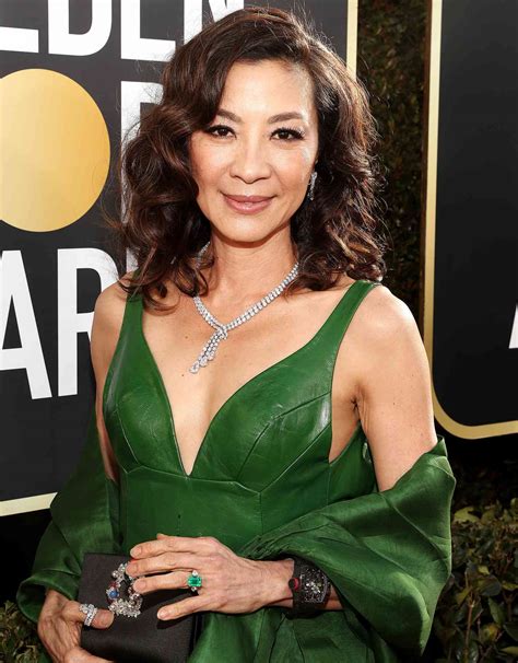 michelle yeoh golden globes.